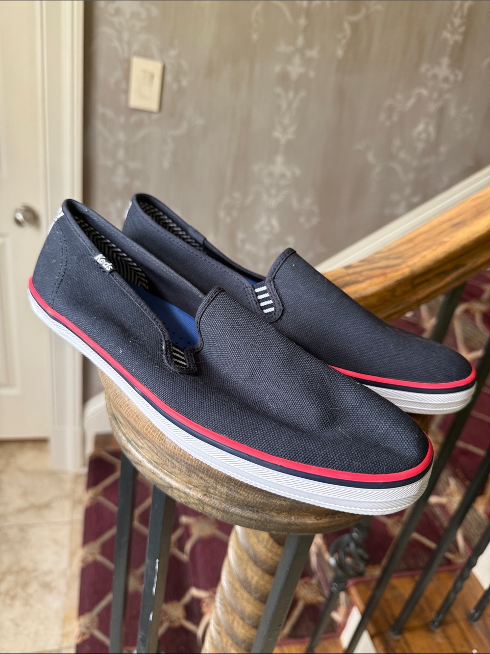 KEDS ladies champion slip on sneaker excellent condition size 10 easy on and off